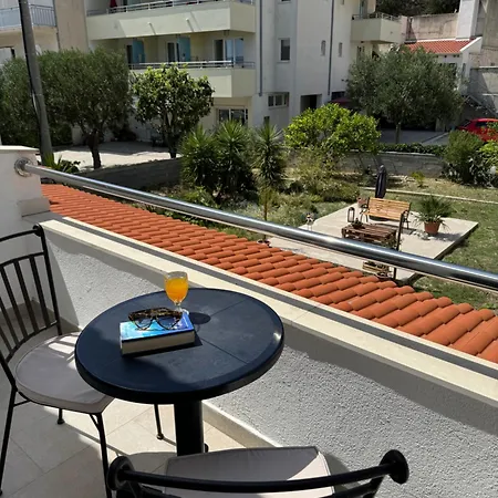 “kresimir” Apartment *